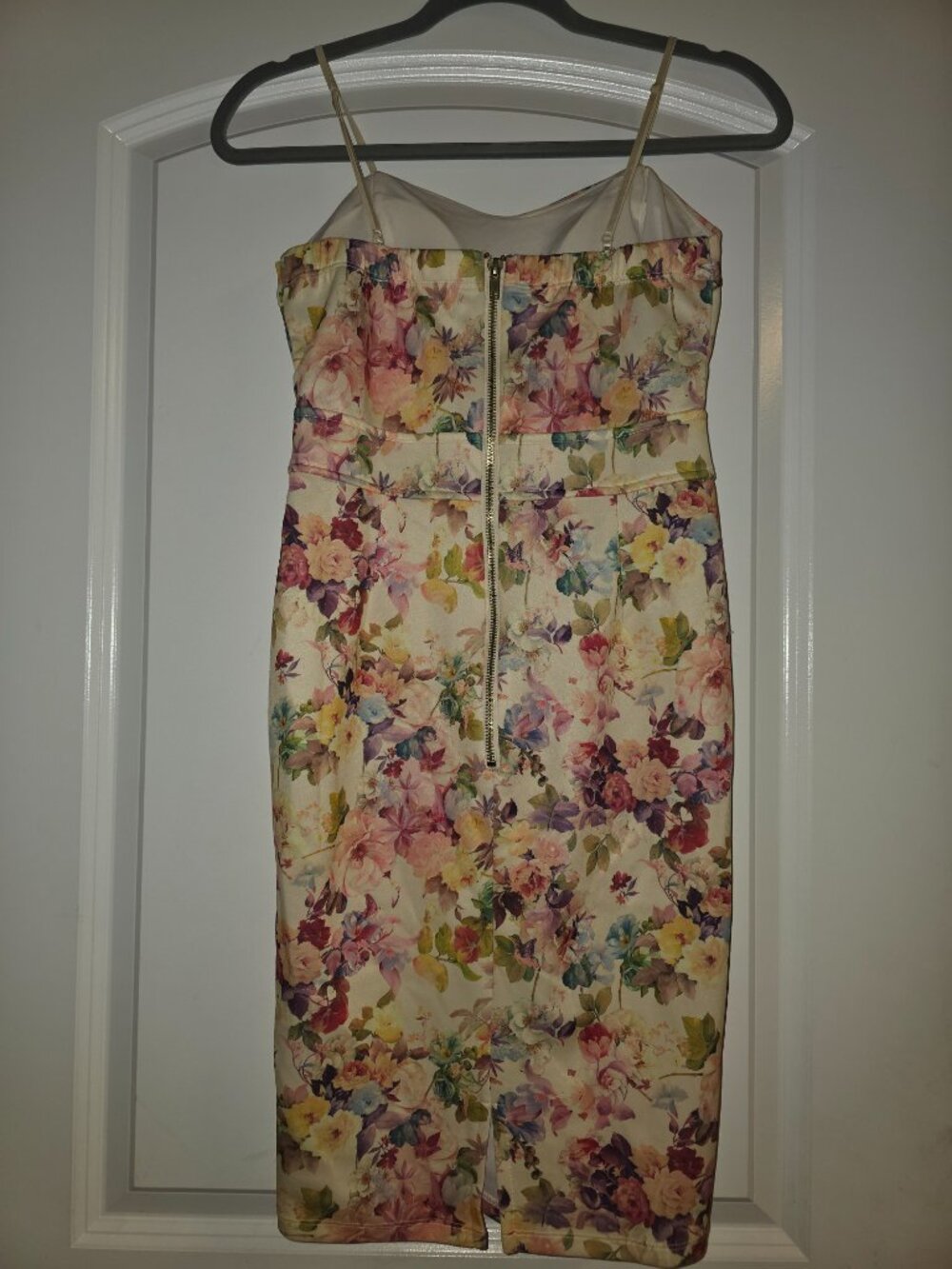 Dress - Picture 3 of 3